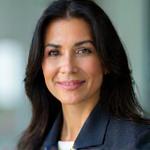 Retrato de Elena Vidal, Analista Financiera de la Industria del Café